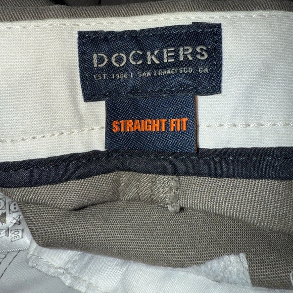 Dockers Tan Chinos Straight-Cut Tailored - Picture 3 of 5